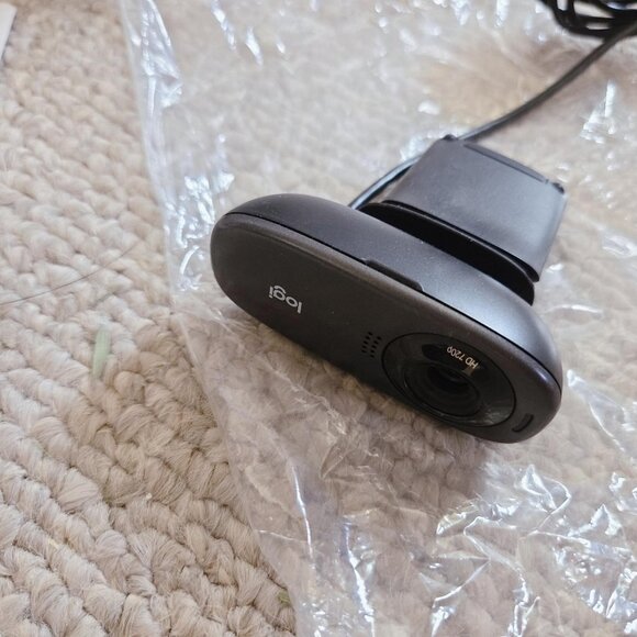 NEW Logitech c310 Webcam - Picture 6 of 10
